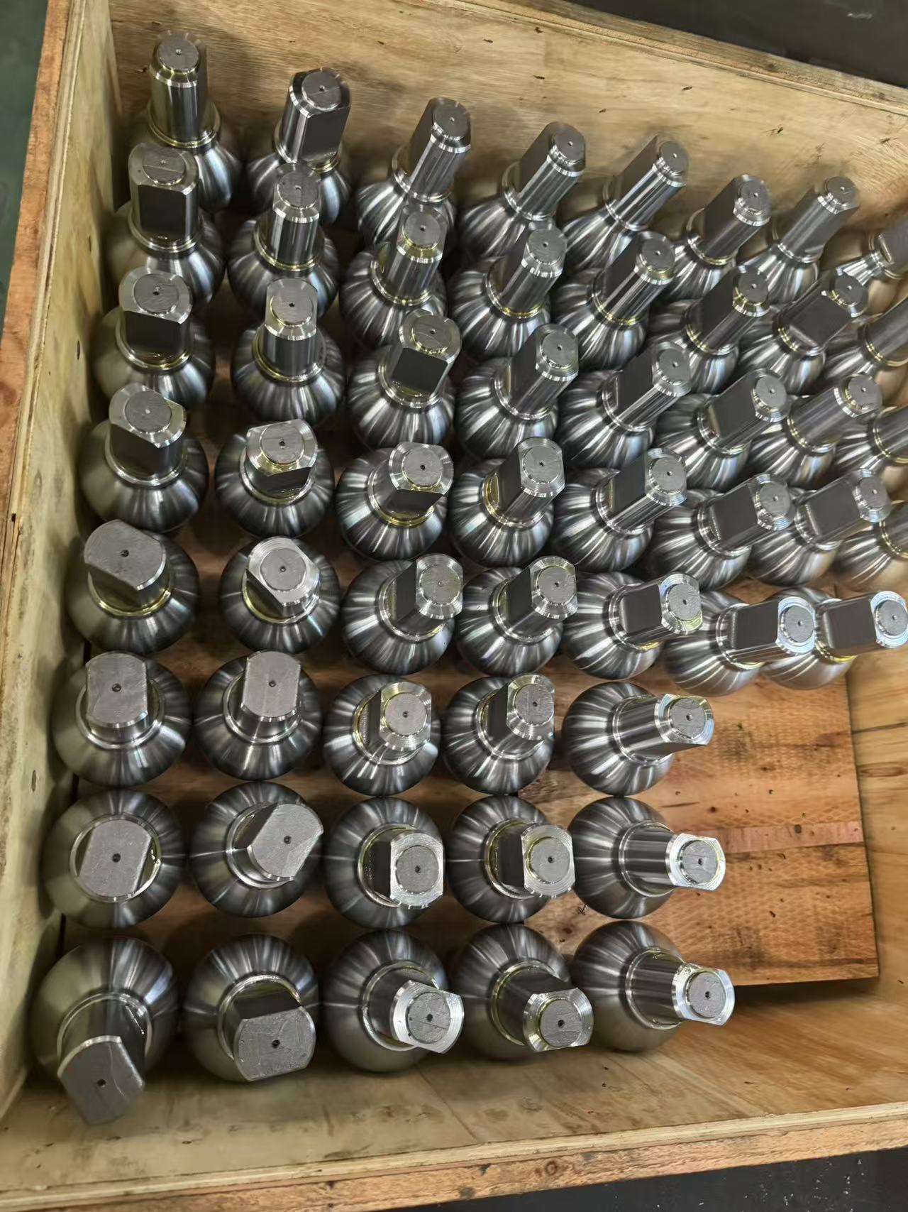 Wat zijn de toepassingen van smeedpersverwarmingsapparatuur voor het smeden van pijpstompsmeedstukken?