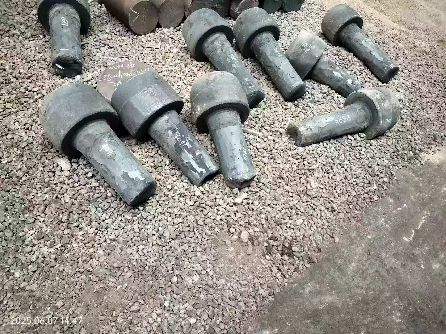 Hoe de prestaties van luchtvaartsmeedstukken kunnen worden verbeterd door temperatuur en druk te beheersen Hoe de prestaties van luchtvaartsmeedstukken kunnen worden verbeterd door temperatuur en druk te beheersen